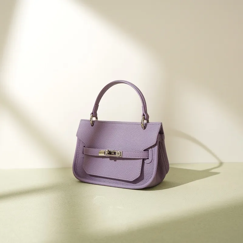 Fialová klapka cez kabelku Crossbody