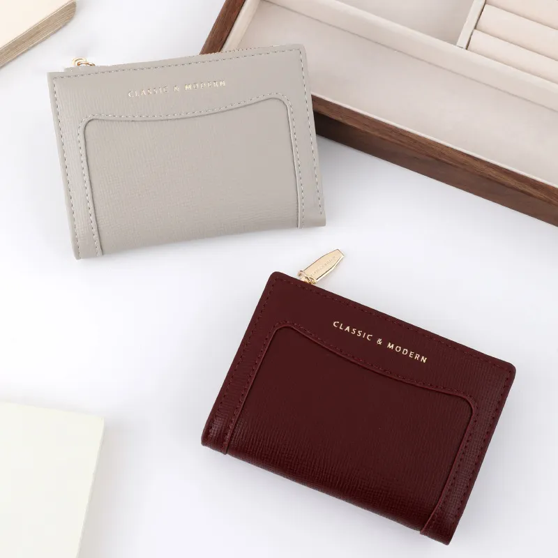 Jedinečná kožená peňaženka na kreditné karty pre ženy